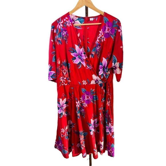 Old Navy Red Floral Flutter Sleeve Wrap
Dress Size 2xl - Picture 1 of 8